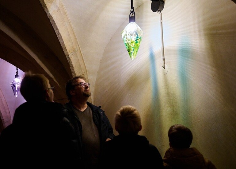 Autour d'une lanterne